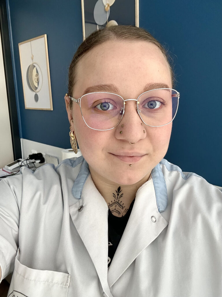 Ambre costa ostéopathe qualifié champigny